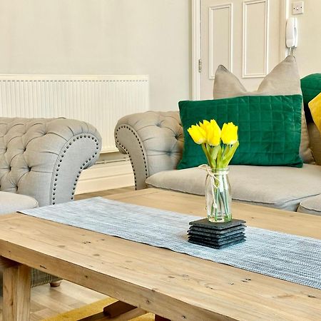 Gillygate Nest With Free Allocated Parking York Bagian luar foto