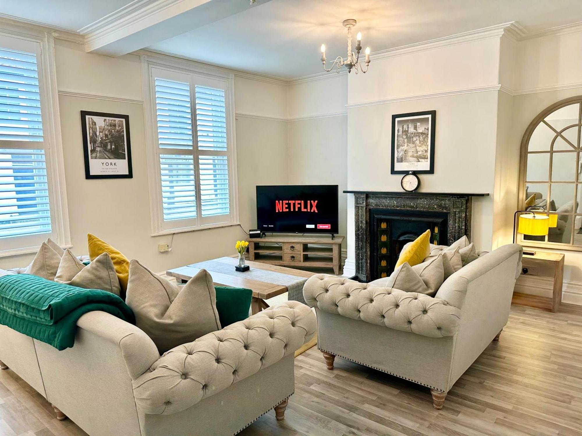 Gillygate Nest With Free Allocated Parking York Bagian luar foto